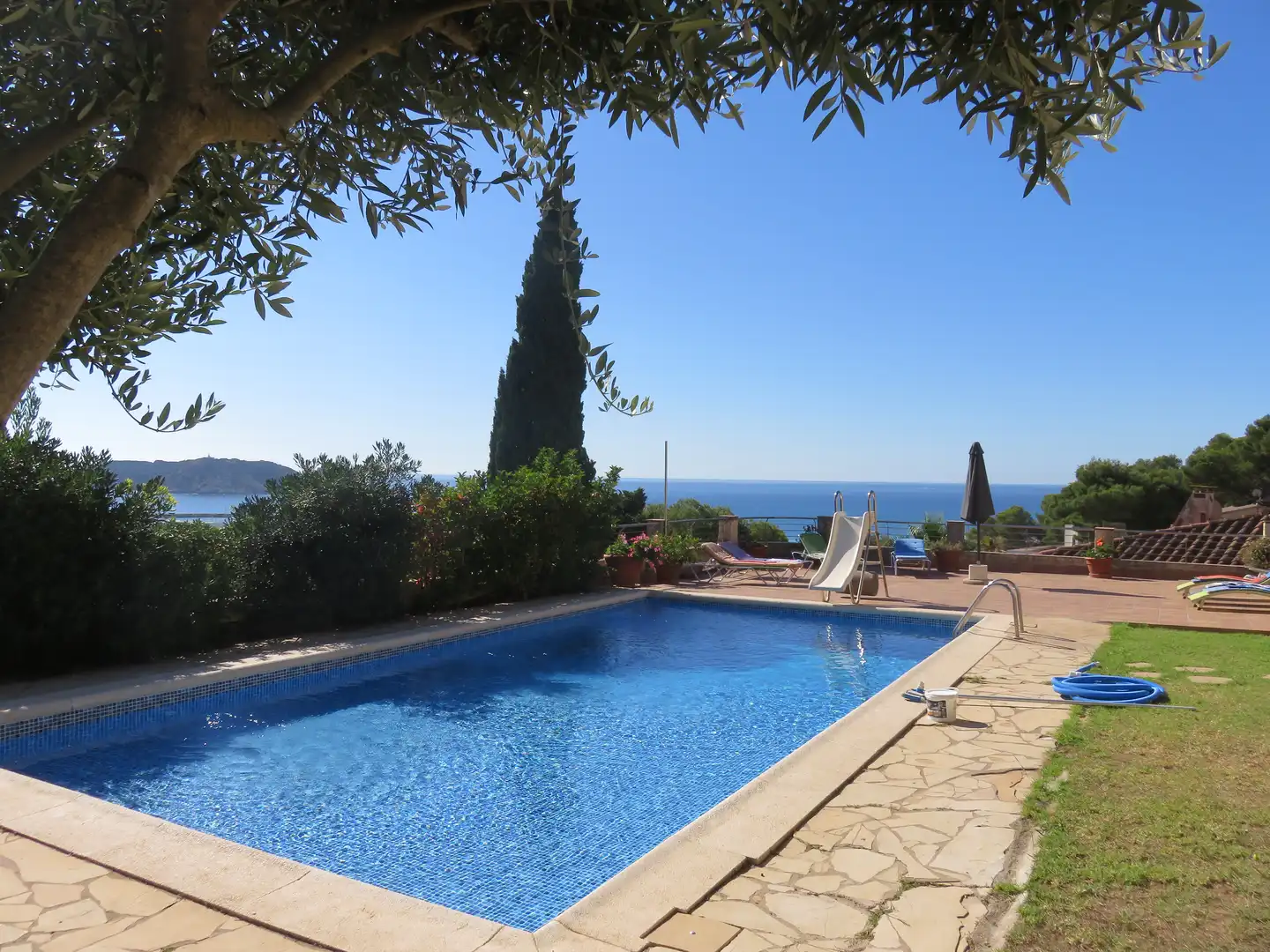 Piscina de Casa o chalet en venta en L'Estartit con Jardín privado, Piscina y Amueblado