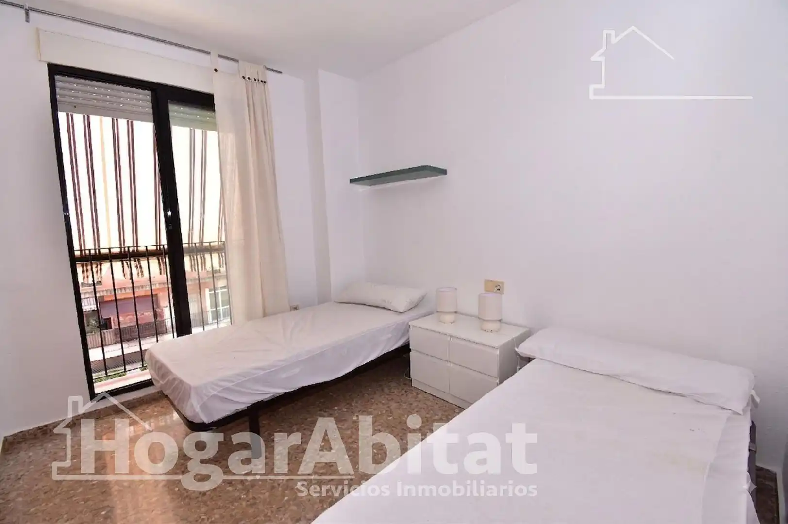 Bedroom of Flat for sale in Moncada  with Air Conditioner, Storage room and Balcony