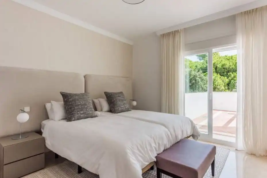 Habitación de Apartamento en venta en Marbella con Aire acondicionado, Calefacción y Parquet