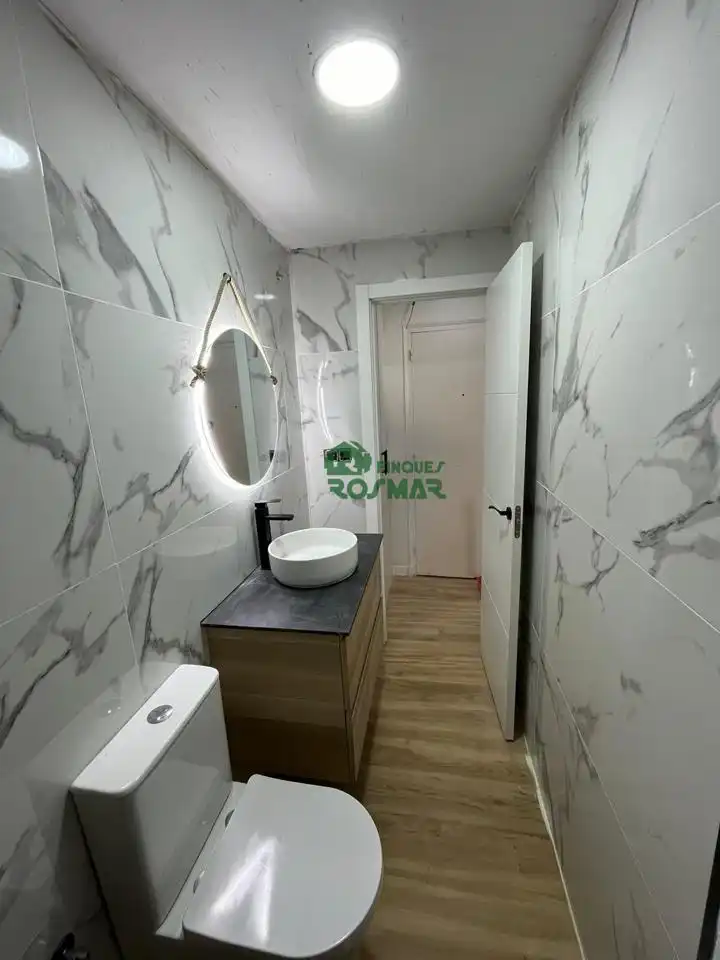 Bany de Pis en venda en Lloret de Mar amb Parquet