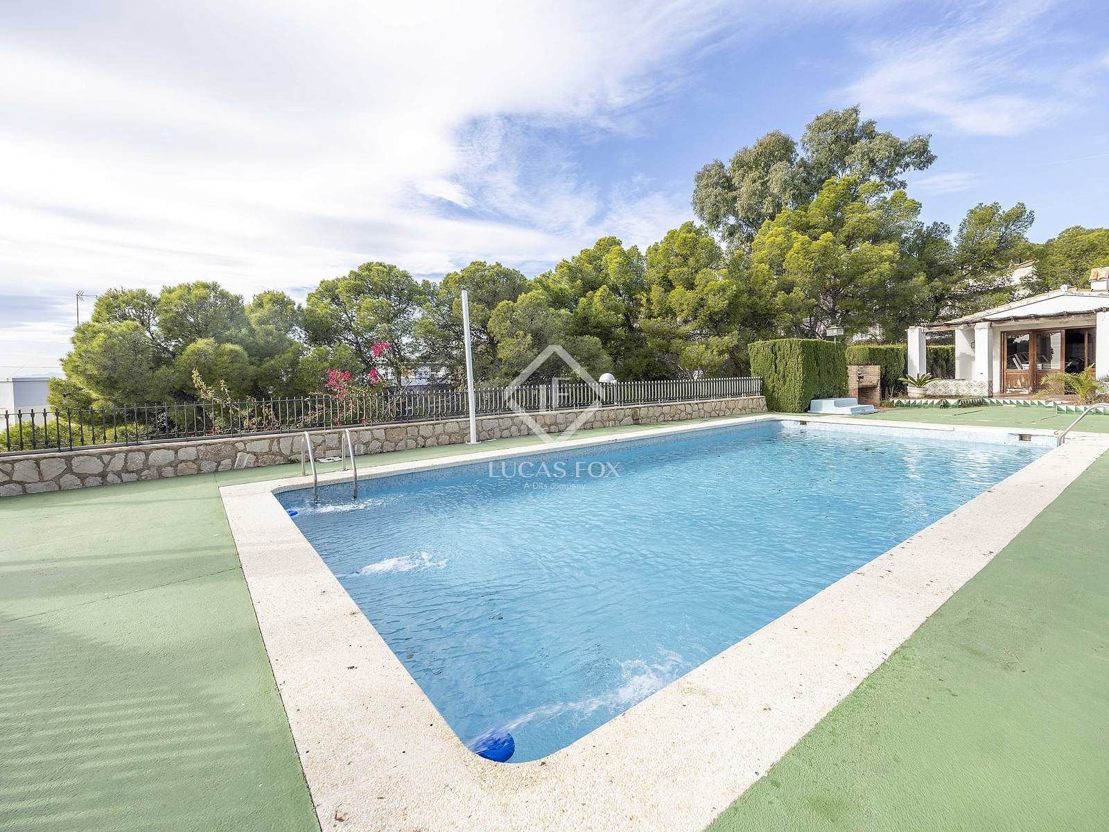 Swimming pool of House or chalet for sale in Oropesa del Mar / Orpesa  with Air Conditioner, Heating and Private garden