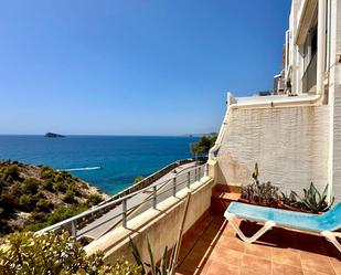 Vista exterior de Casa o xalet en venda en Benidorm amb Aire condicionat, Terrassa i Balcó