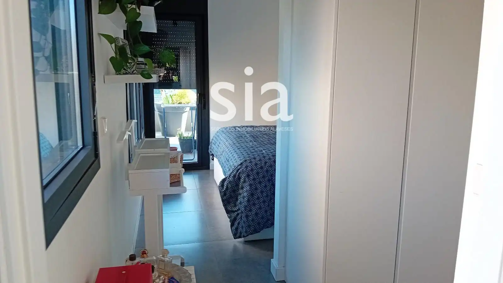 Habitación de Piso en venta en Vitoria - Gasteiz con Calefacción, Terraza y Trastero