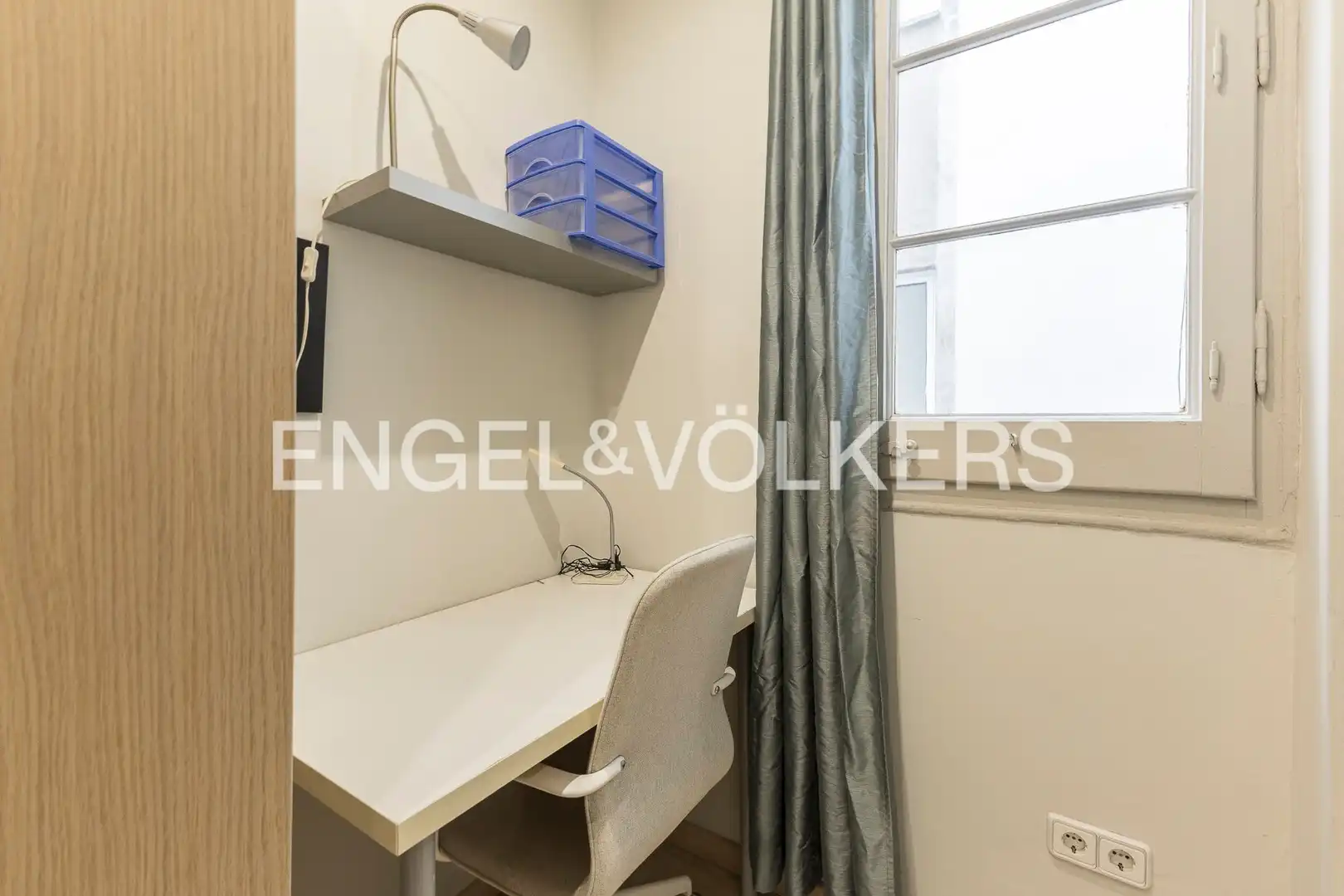 Bedroom of Flat for rent in Barcelona  with Air Conditioner, Heating and Parquet flooring