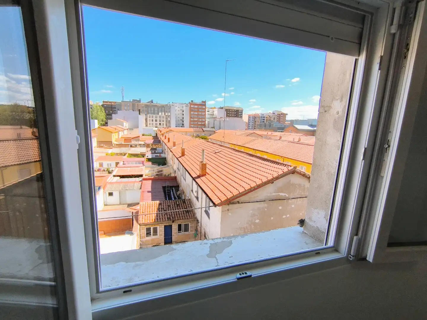Exterior view of Flat for sale in Palencia  with Air Conditioner, Heating and Parquet flooring