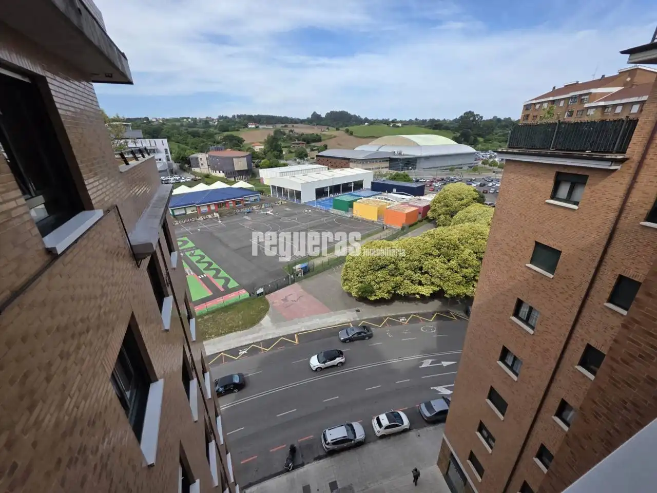 Vista exterior de Apartamento de alquiler en Avilés con Calefacción y Trastero