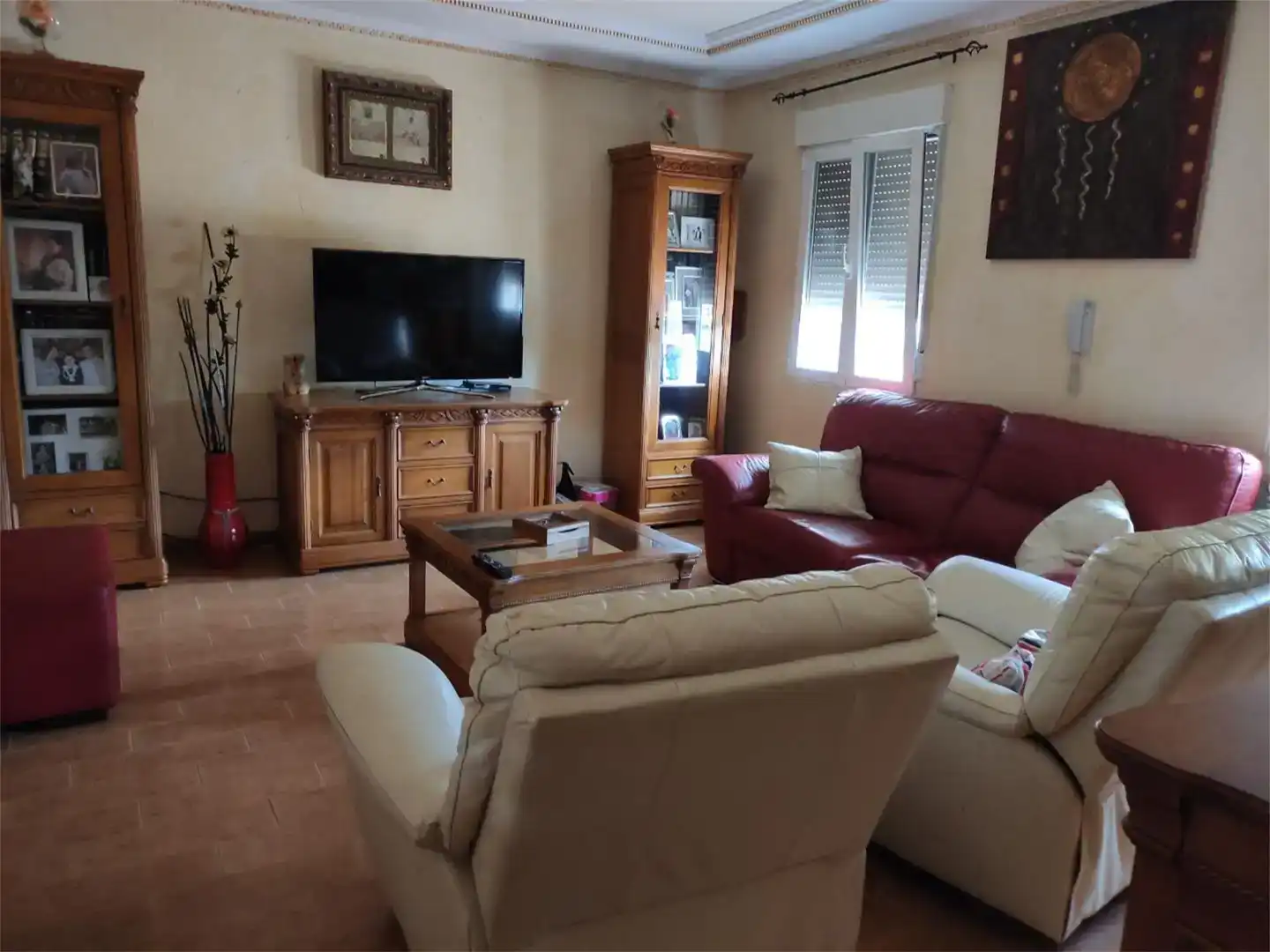 Sala d'estar de Casa o xalet en venda en Yecla amb Aire condicionat, Jardí privat i Parquet