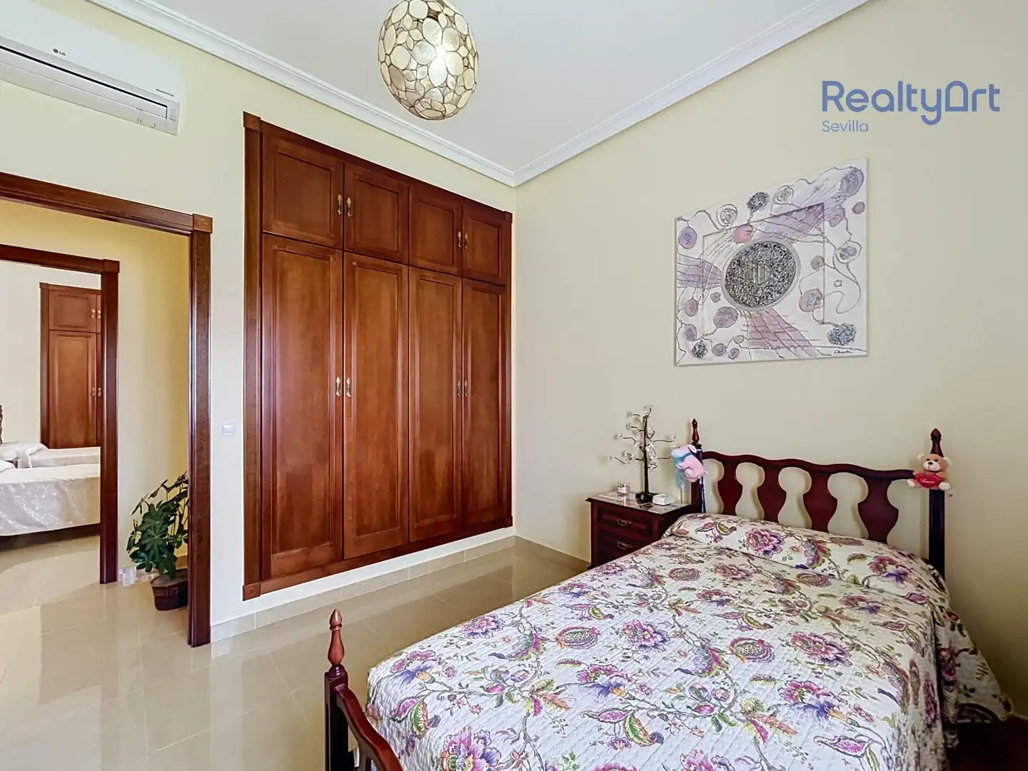 Bedroom of Houses for sale in Tomares  with Air Conditioner, Heating and Private garden