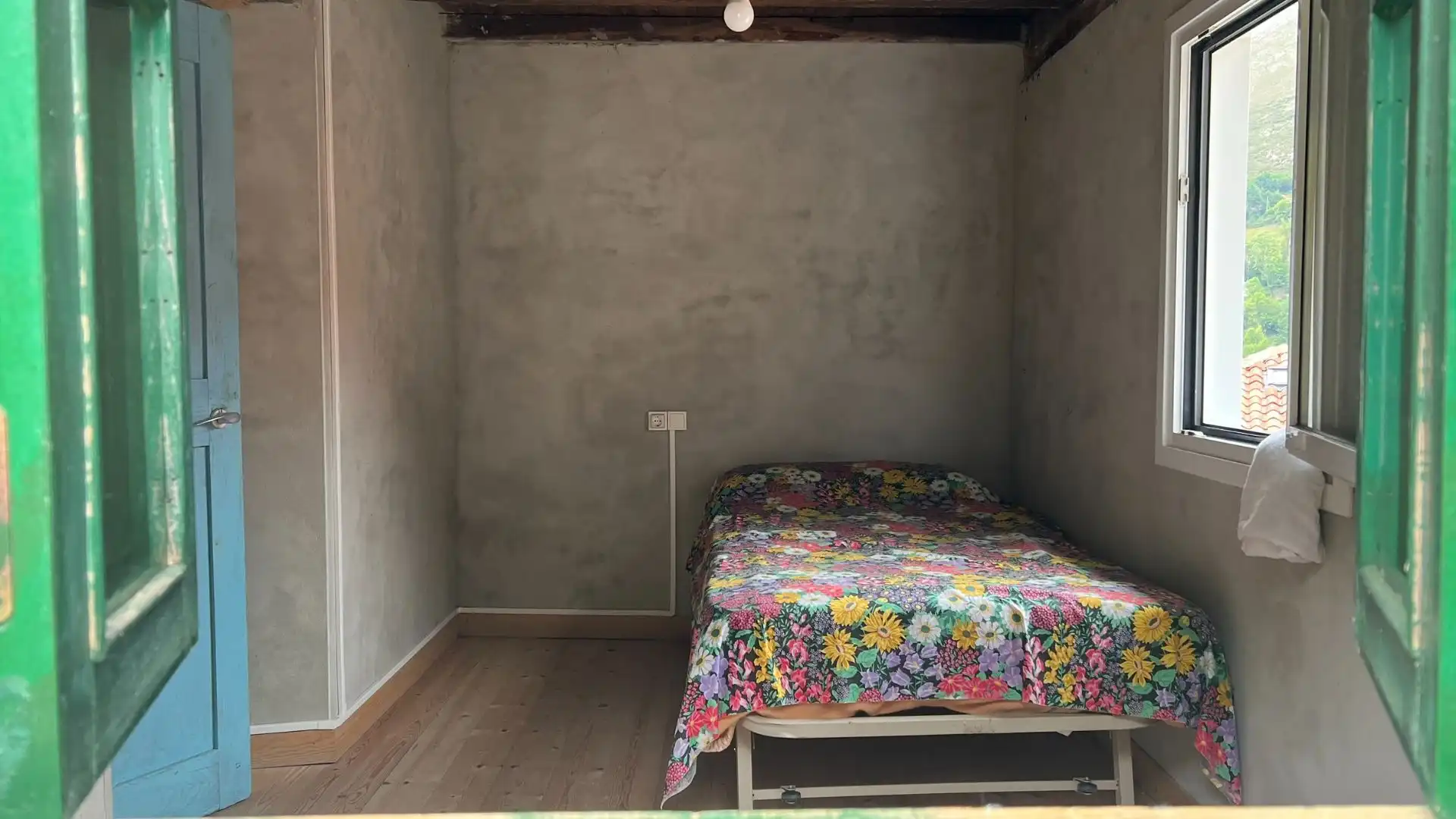 Dormitori de Casa o xalet en venda en Cangas de Onís amb Jardí privat i Traster