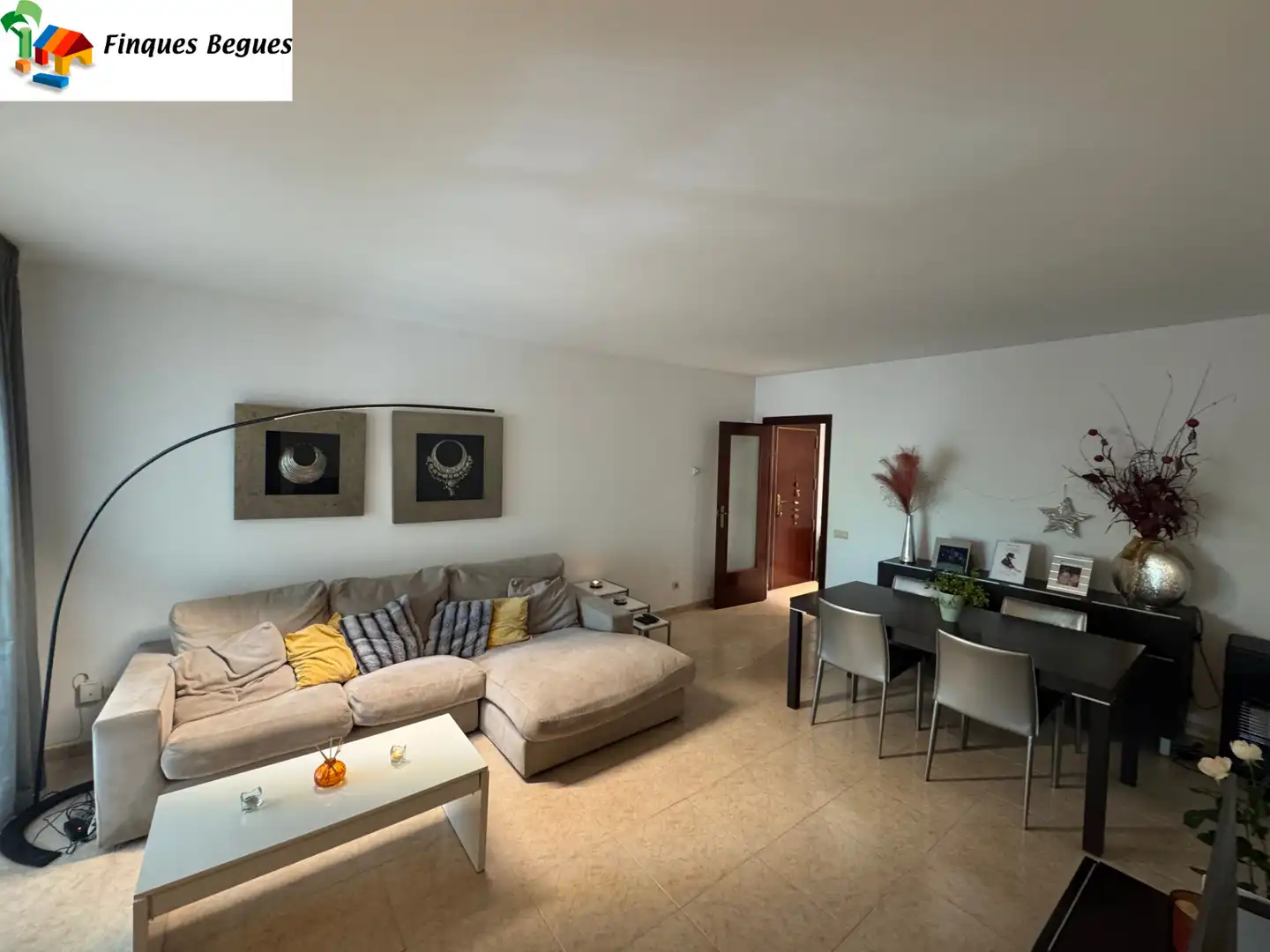 Sala de estar de Piso en venta en Begues con Calefacción, Terraza y Trastero