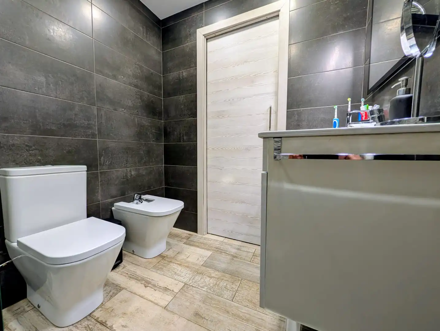 Baño de Casa adosada en venta en Badalona con Parquet, Terraza y Trastero