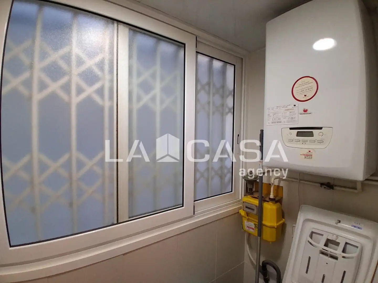 Piso en venta en Santa Coloma de Gramenet con Calefacción