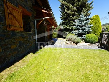 Maison avec jardin à vendre à Carrer Santa Llogaia 4