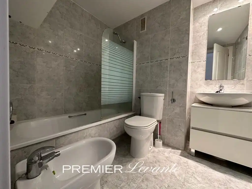 Bathroom of Attic for sale in Villajoyosa / La Vila Joiosa  with Air Conditioner, Heating and Terrace