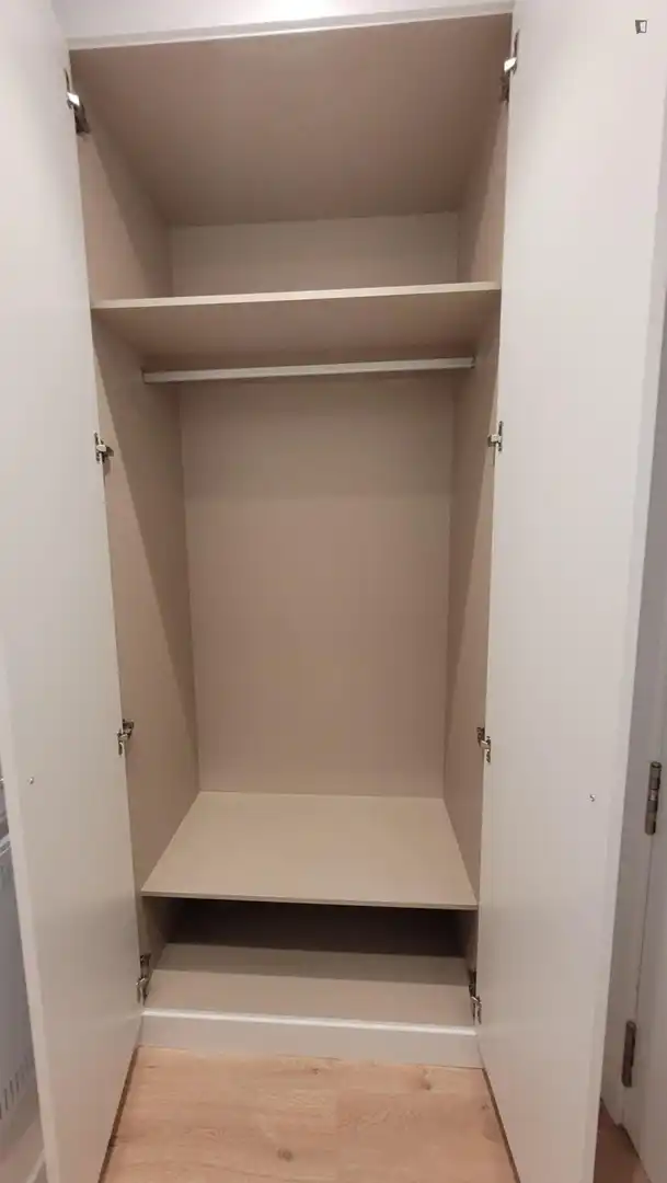 Dormitori de Apartament de lloguer en Madrid amb Aire condicionat, Moblat i Forn