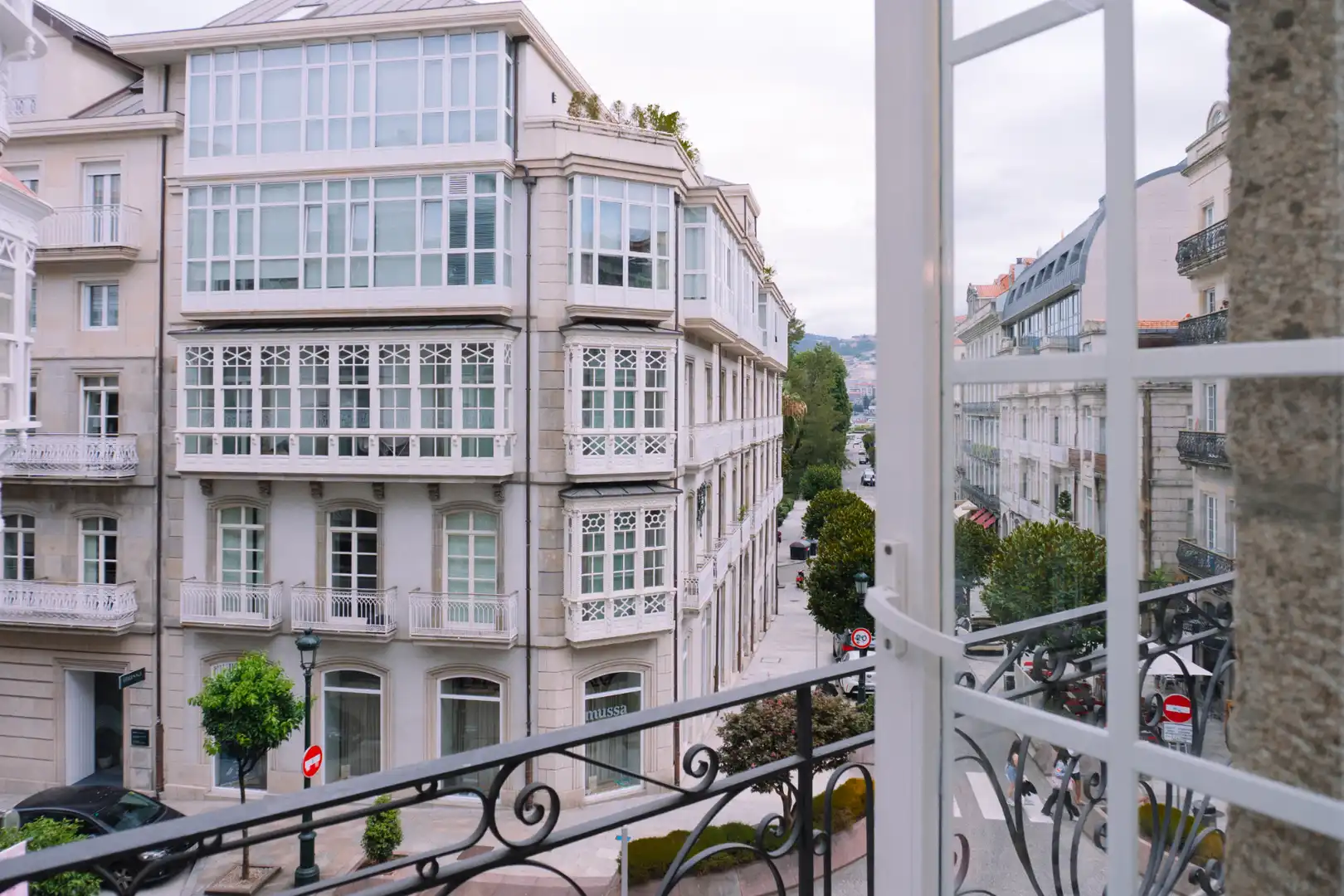 Vista exterior de Piso de alquiler en Vigo  con Parquet, Amueblado y Horno