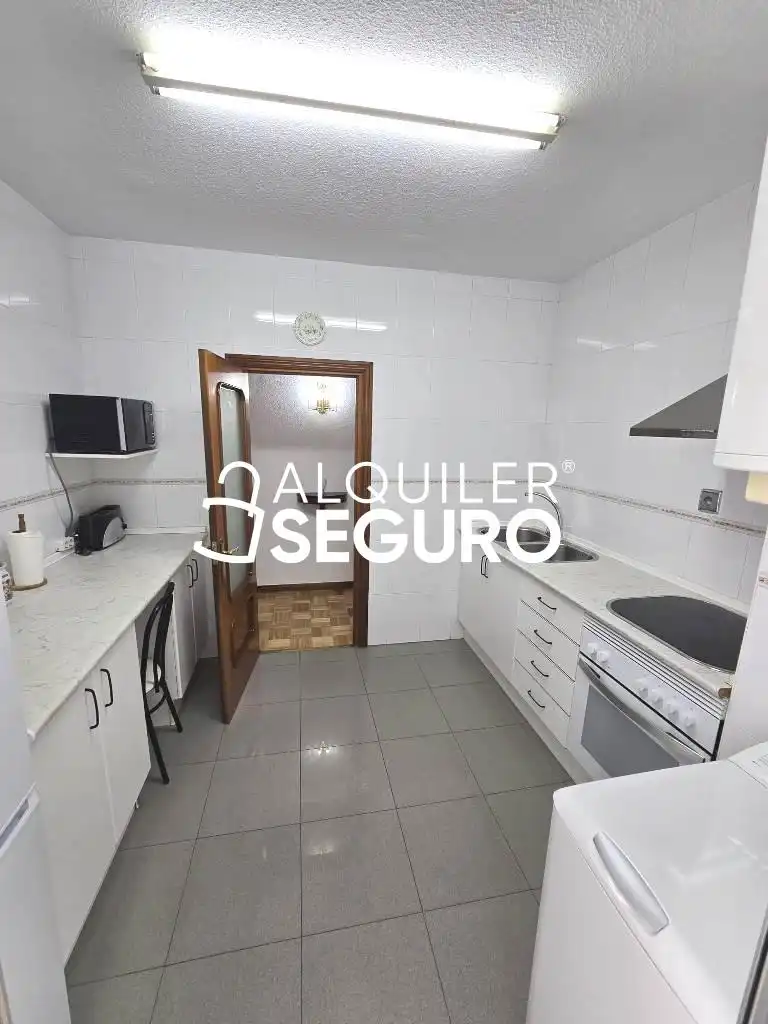 Cocina de Piso de alquiler en Alcalá de Henares con Aire acondicionado, Calefacción y Terraza