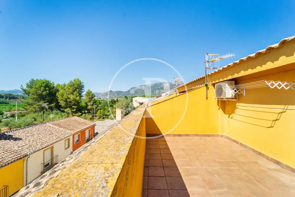 Vista exterior de Casa adosada en venda en Muro de Alcoy amb Aire condicionat, Calefacció i Jardí privat