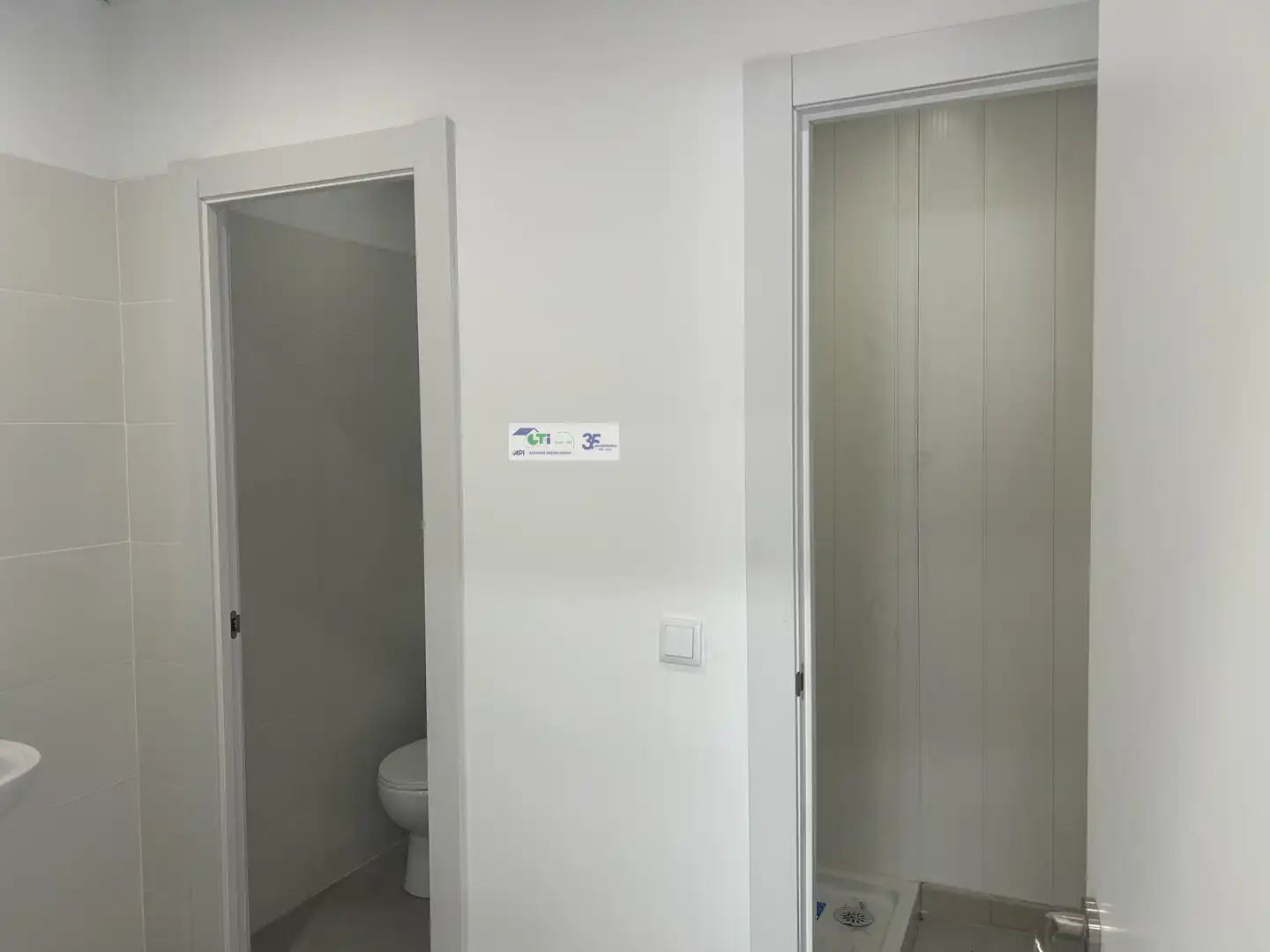 Baño de Nave industrial de alquiler en Cuarte de Huerva