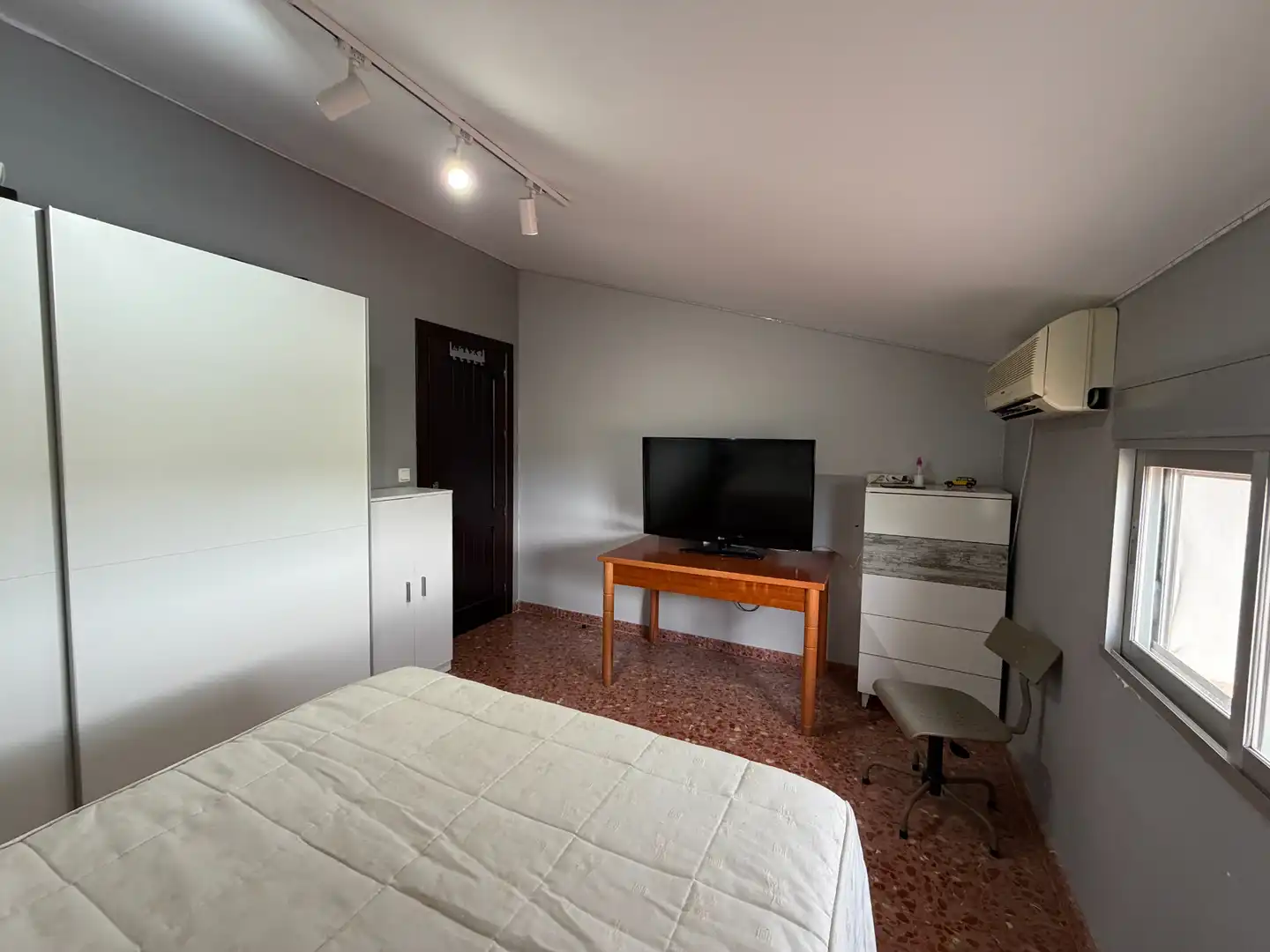Dormitori de Casa o xalet en venda en Torreperogil amb Aire condicionat, Jardí privat i Traster