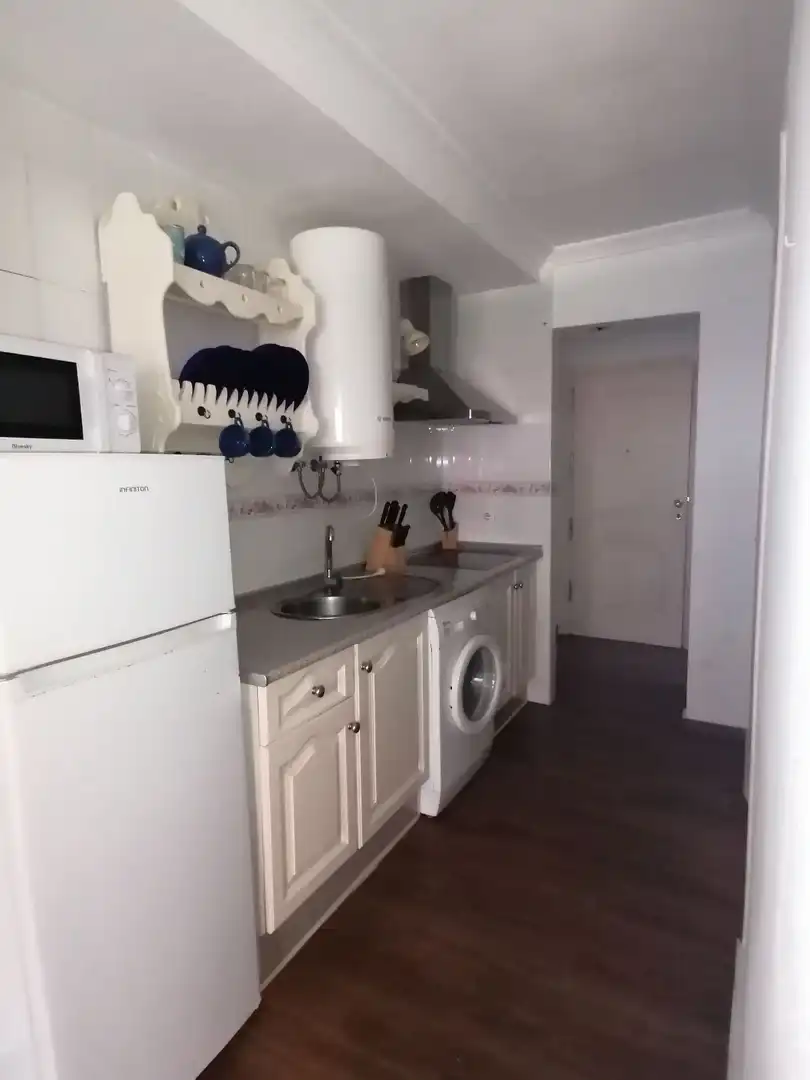 Cocina de Piso de alquiler en Algeciras con Amueblado y Piscina comunitaria
