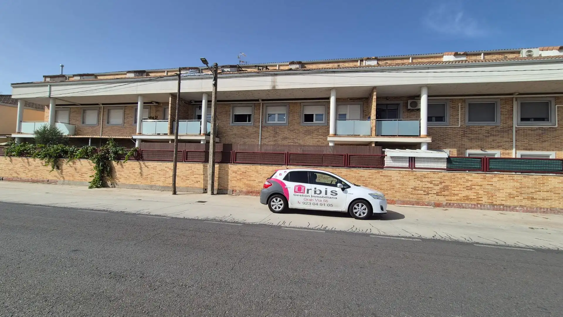 Vista exterior de Planta baixa en venda en Encinas de Abajo amb Calefacció