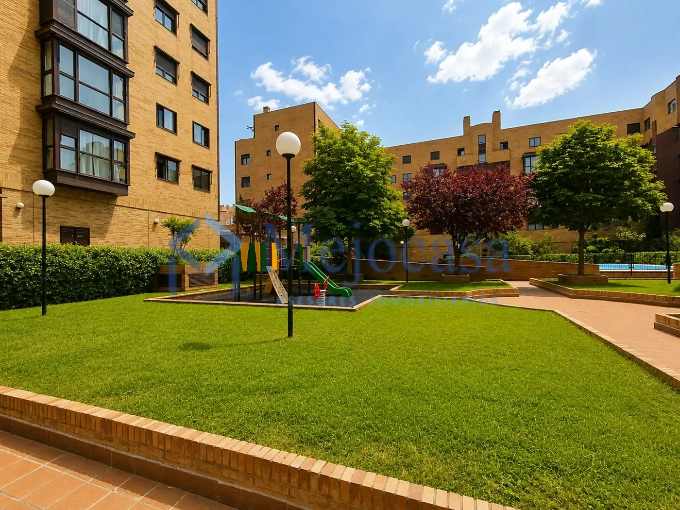 Exterior view of Flat for sale in Madrid  with Air Conditioner, Heating and Private garden
