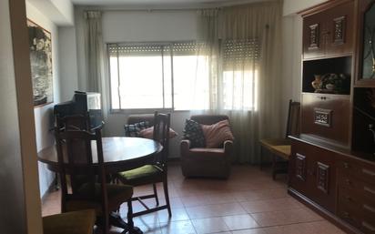 Living room of Flat for sale in Reus  with Oven and Washing machine