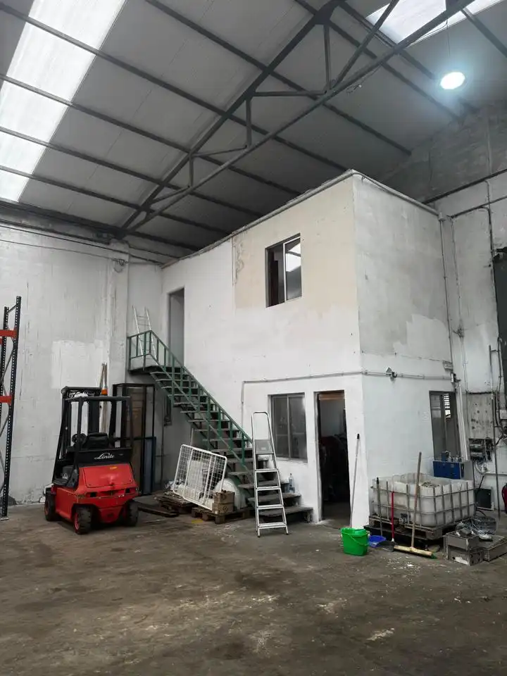 Nau industrial en venda a Virgen De Los Imposibles