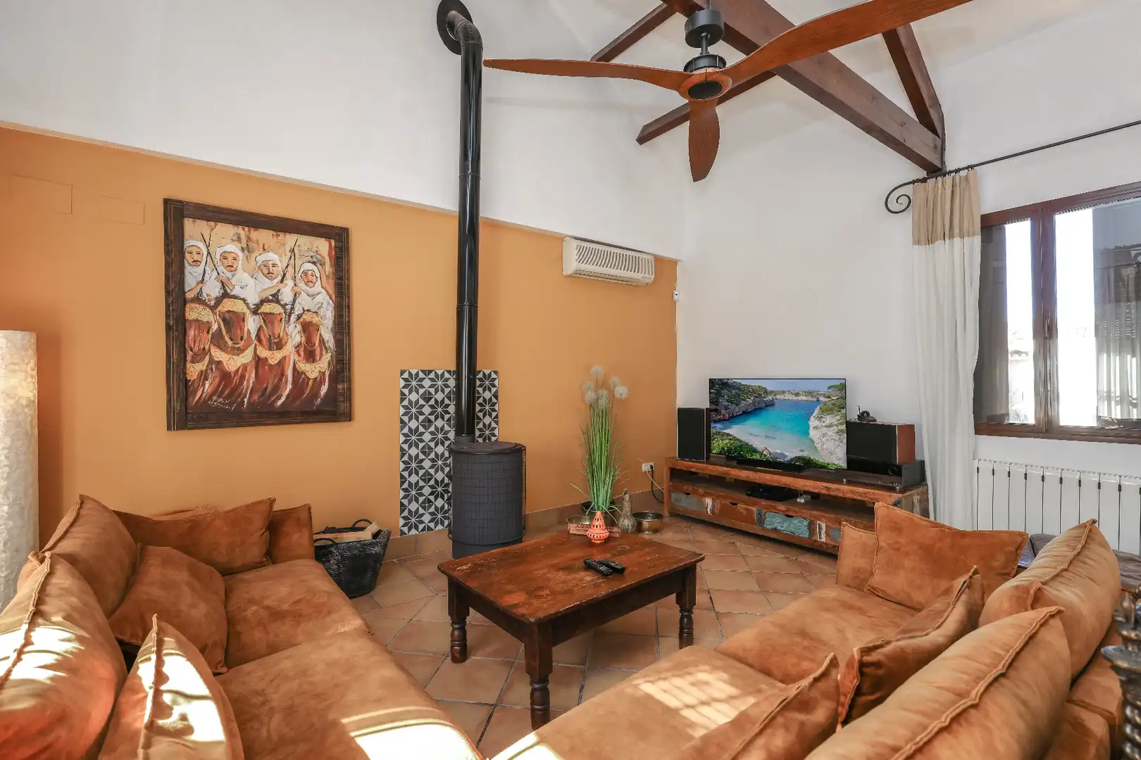 Living room of Houses for sale in Morón de la Frontera  with Air Conditioner, Private garden and Swimming Pool