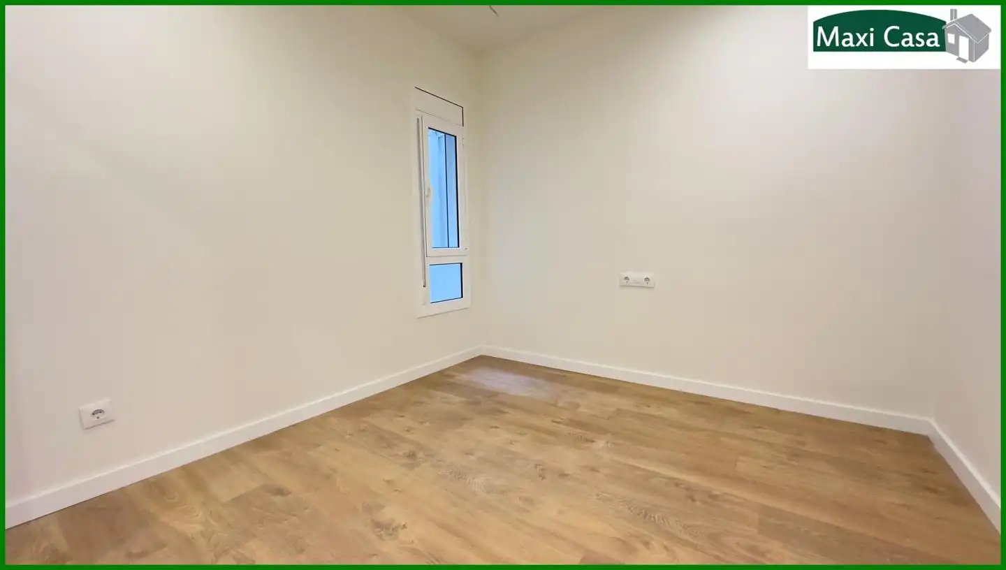 Piso con ascensor en venta en calle del Canigó, imagen 4