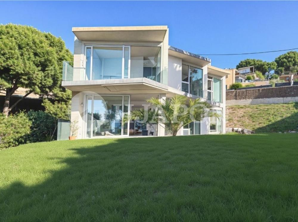 Vista exterior de Casa o xalet en venda en Alella amb Calefacció, Jardí privat i Terrassa
