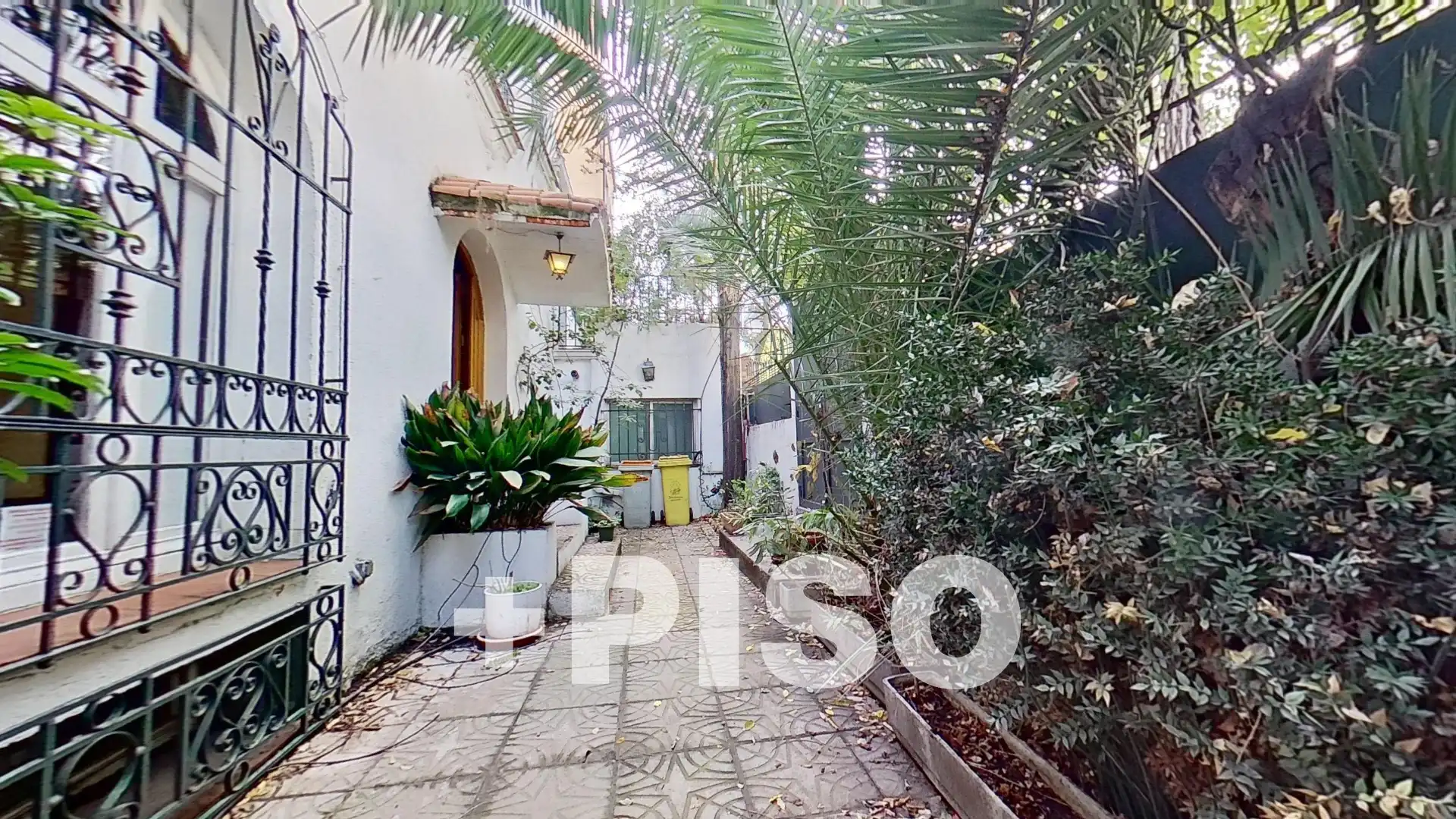Exterior view of Houses for sale in  Madrid Capital  with Heating, Private garden and Terrace