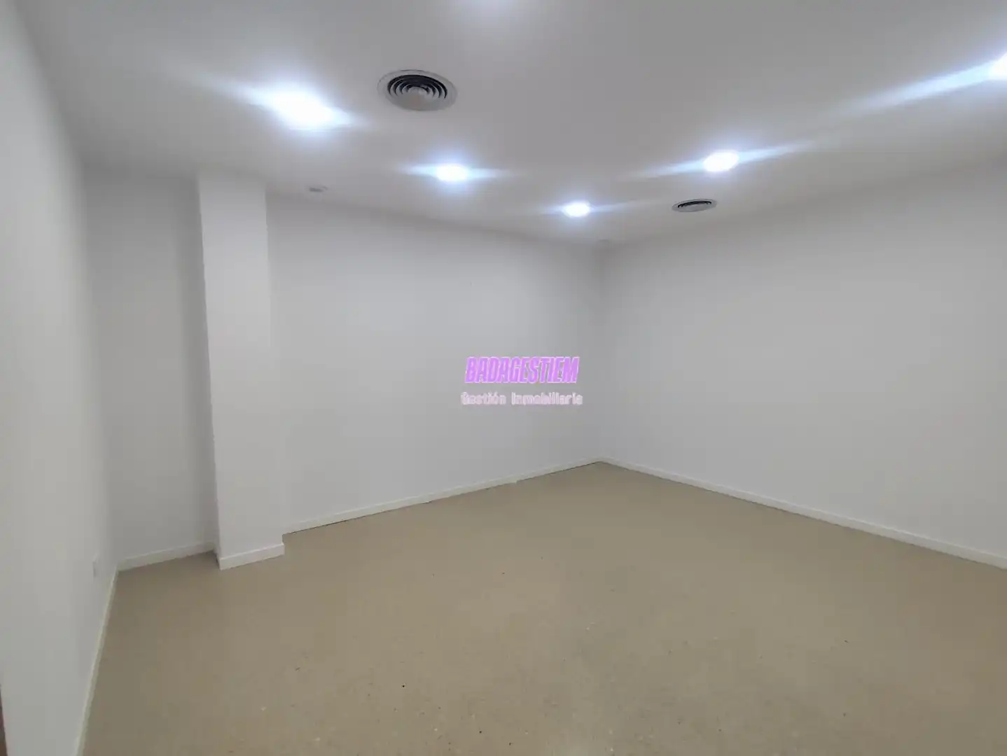 Local comercial en alquiler en Montigalà - Sant Crist, imagen 9
