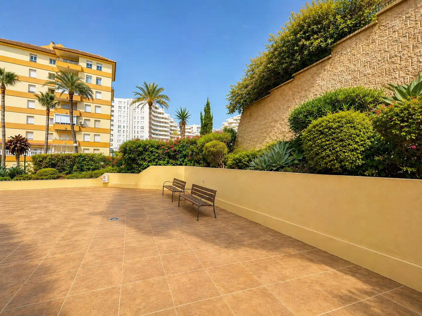 Terraza de Planta baja en venta en Benalmádena con Piscina comunitaria
