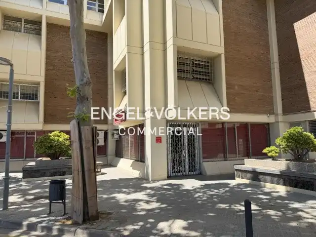 Außenansicht von Büro zum Verkauf in Esplugues de Llobregat
