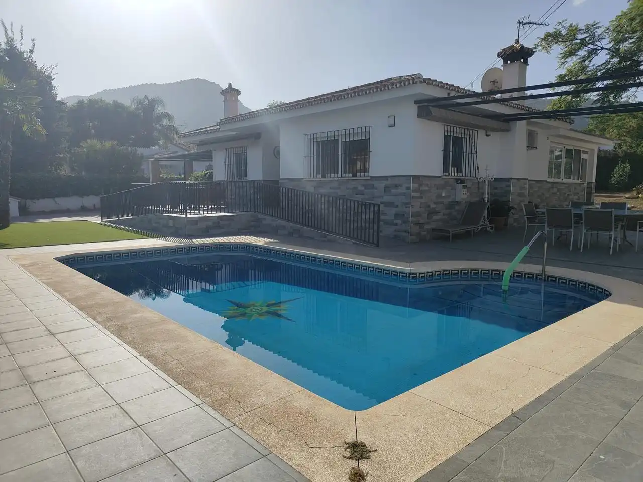 Piscina de Casa o xalet de lloguer en Alhaurín de la Torre amb Aire condicionat, Jardí privat i Piscina