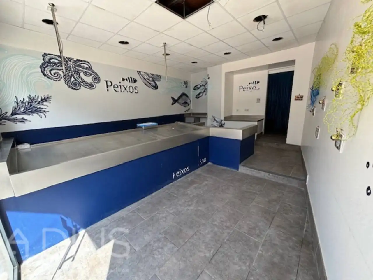 Locale commerciale in affitto a Calle Dr. Miquel Vila