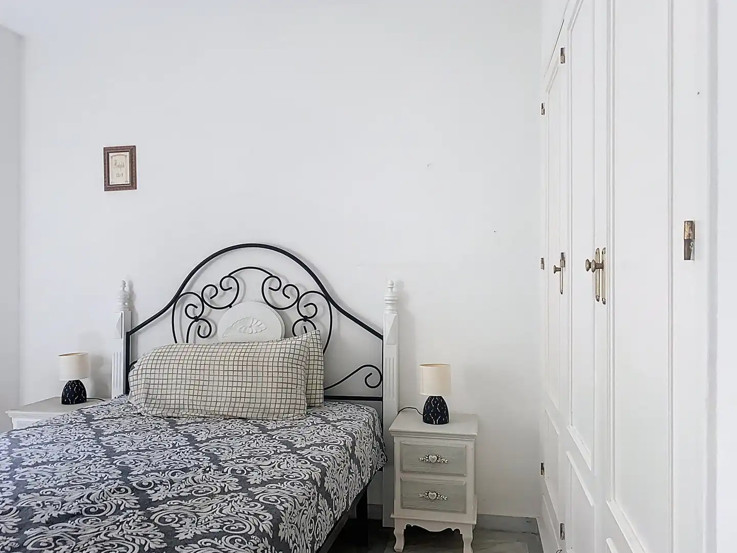 Dormitori de Casa adosada en venda en Marbella amb Jardí privat, Terrassa i Piscina