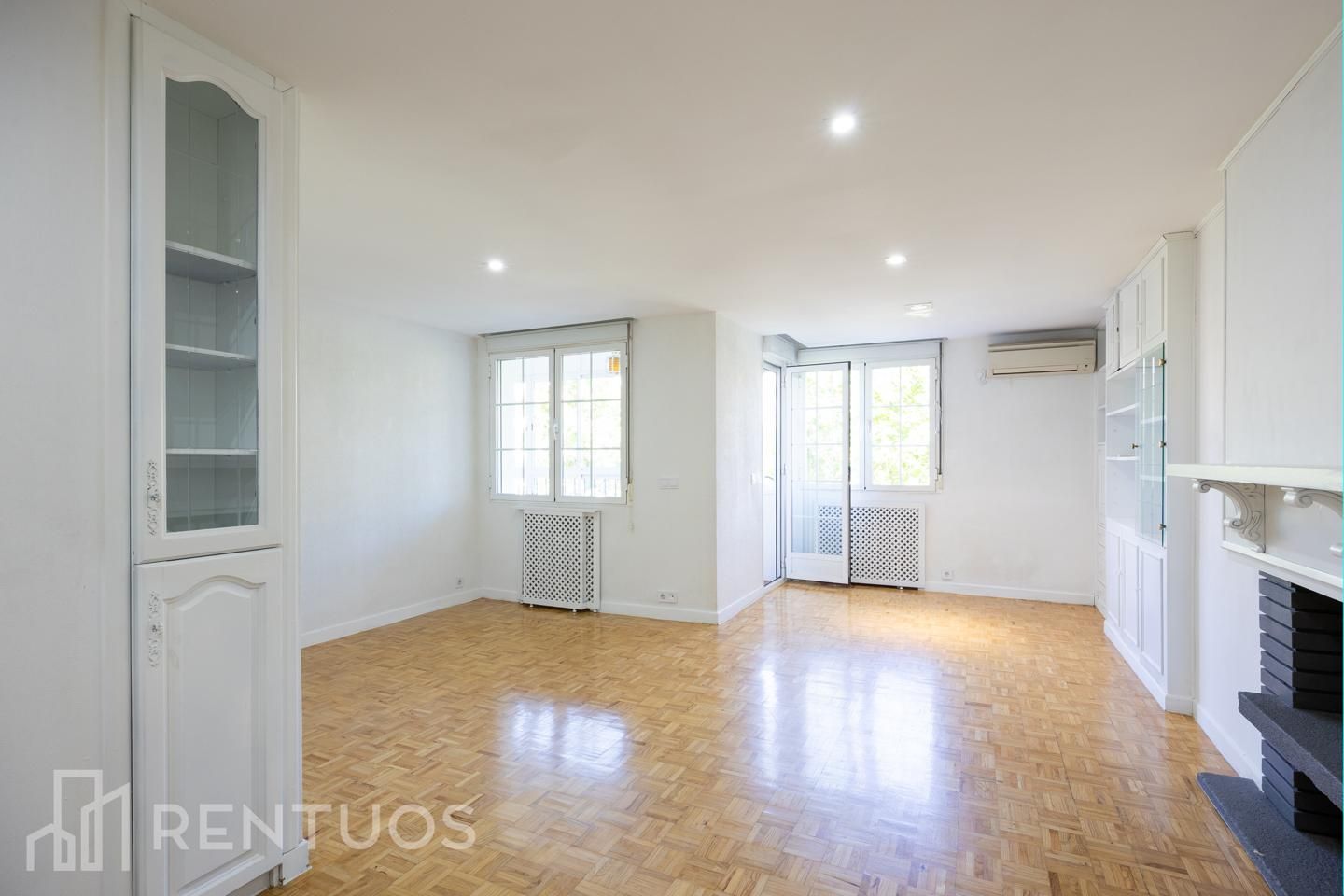 Bedroom of Flat to rent in  Madrid Capital  with Air Conditioner, Heating and Parquet flooring
