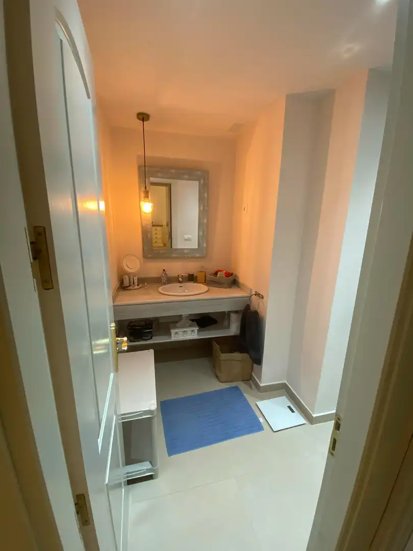 Baño de Planta baja de alquiler en Estepona con Aire acondicionado, Calefacción y Terraza