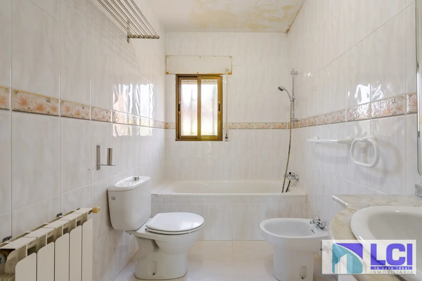 Baño de Casa o chalet en venta en Villalbilla con Calefacción, Jardín privado y Terraza