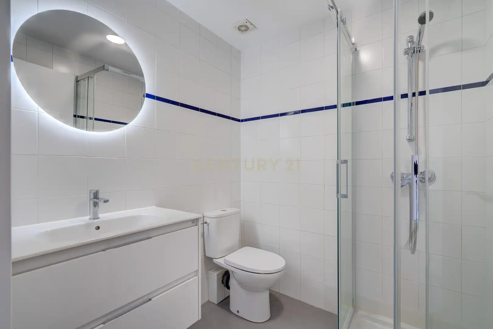 Bathroom of Flat for sale in Irun 