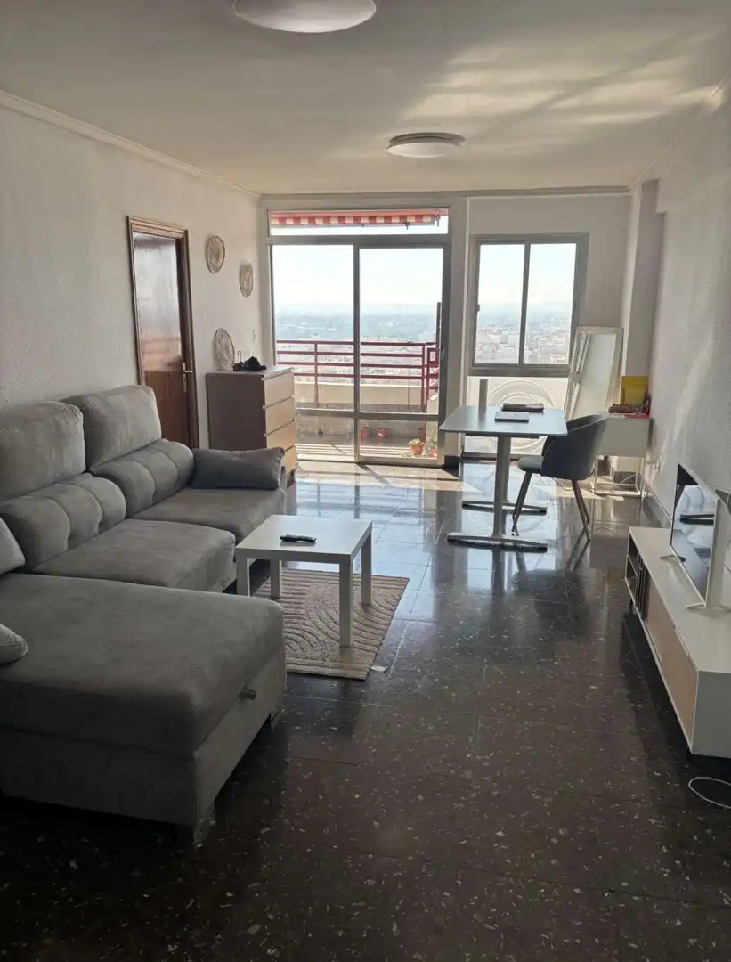Sala d'estar de Apartament per a compartir en Elche / Elx amb Aire condicionat, Terrassa i Moblat