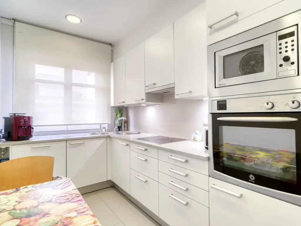 Kitchen of Flat for sale in Figueres  with Air Conditioner