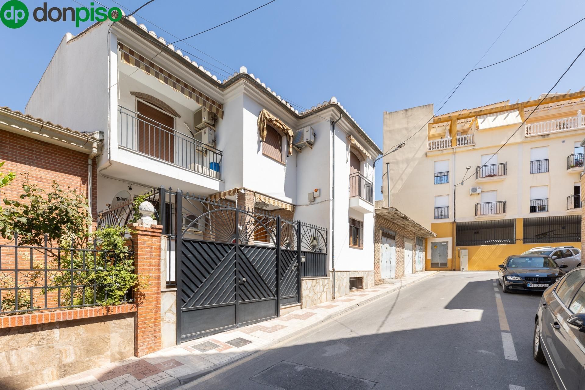 Exterior view of House or chalet for sale in Maracena  with Terrace