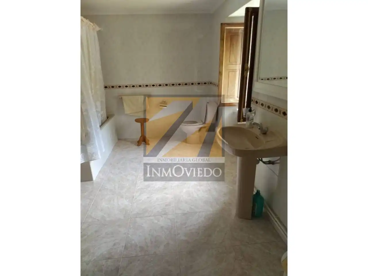 Bany de Casa o xalet en venda en Cospeito amb Calefacció, Jardí privat i Parquet