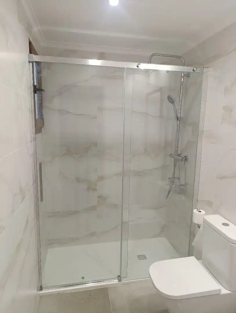 Bany de Pis de lloguer en Alisal - San Román