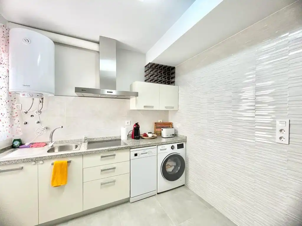 Cocina de Piso de alquiler en Granada con Aire acondicionado, Calefacción y Amueblado