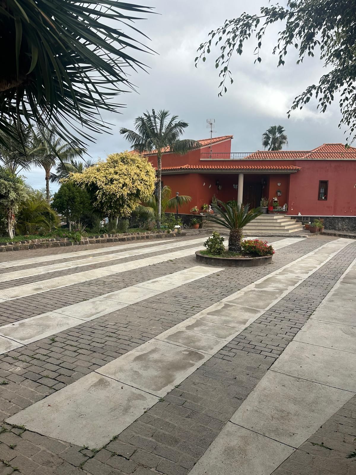 Exterior view of House or chalet for sale in Icod de los Vinos  with Air Conditioner, Heating and Private garden